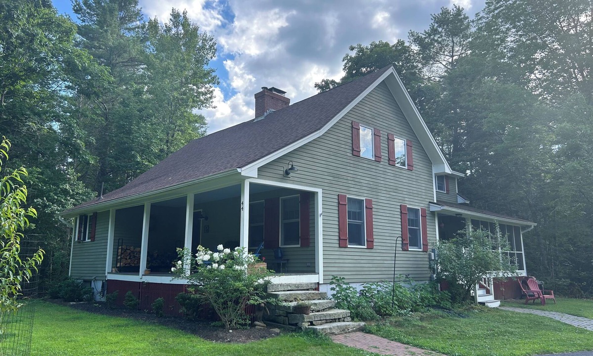 Brunswick Cottage | Family friendly pond-side retreat - Short distance to Bowdoin, beaches, hikes
