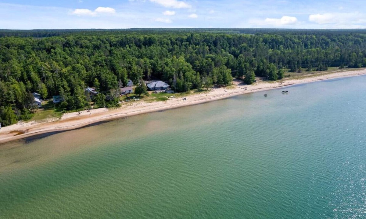 Millersburg House | Family Friendly Waterfront Wonderland
