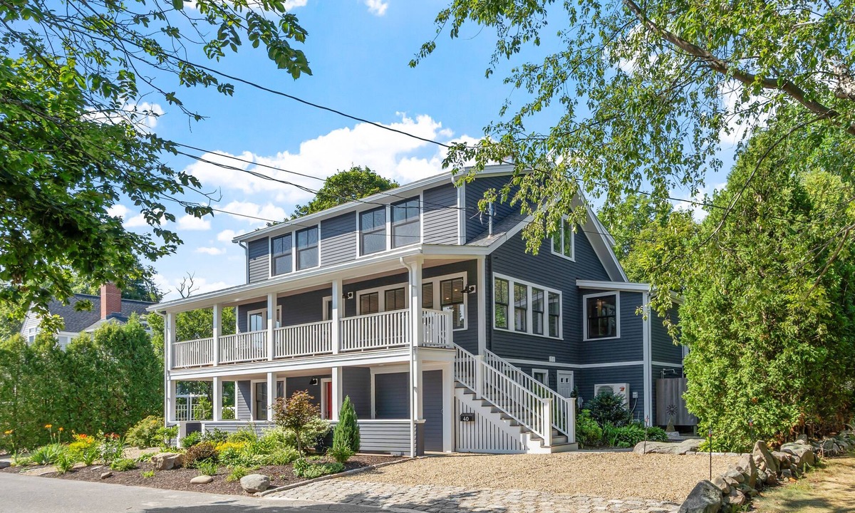 Rockport House | Family home – top 2 floors. Minutes walk to town and beach