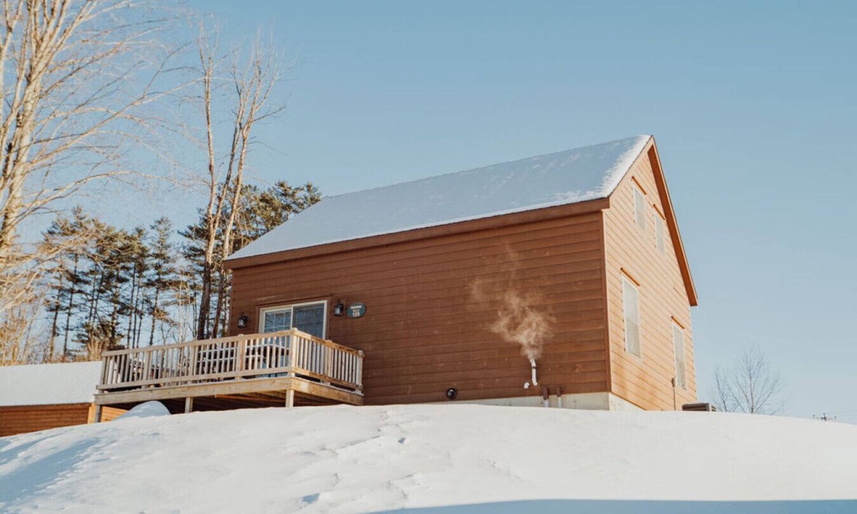 Bethlehem Cabin | Family Log Cabin Kitchenette White Mountains