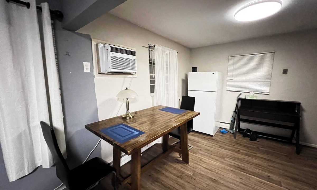 Fargo Apartment | Fantastic 2-bedroom apartment with AC in charming Fargo