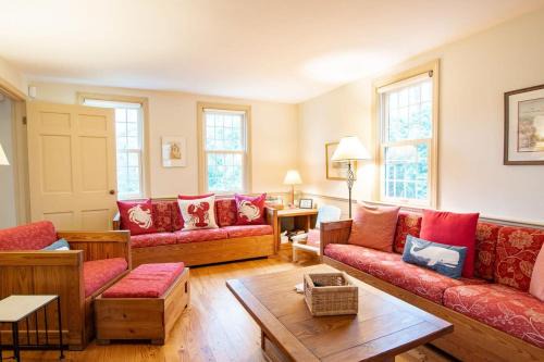 Orleans House | Fantastic Home by Eldridge Park