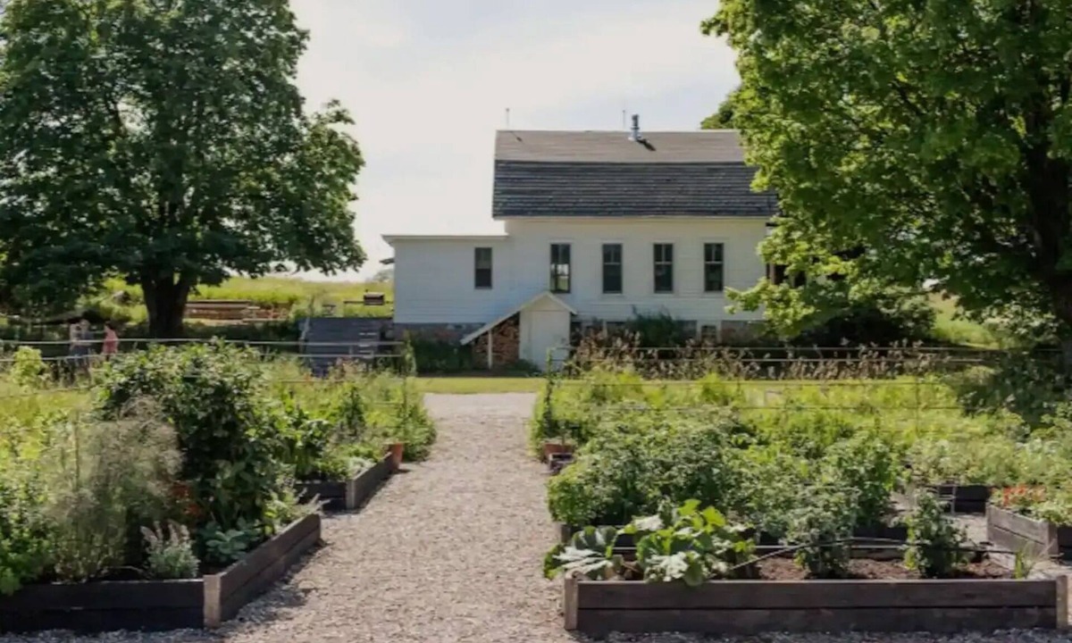 Northport House | Farmstead - A farm stay on the Leelanau Peninsula
