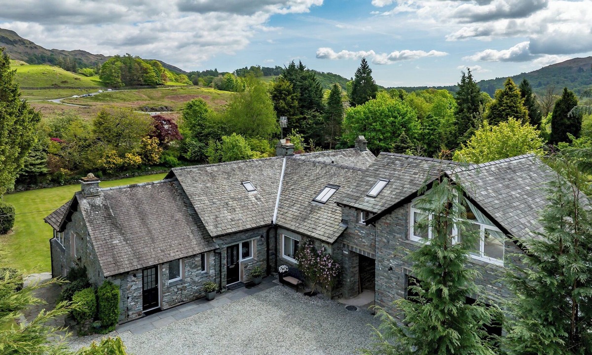 Elterwater House | Fells - Four Bedroom House, Sleeps 8