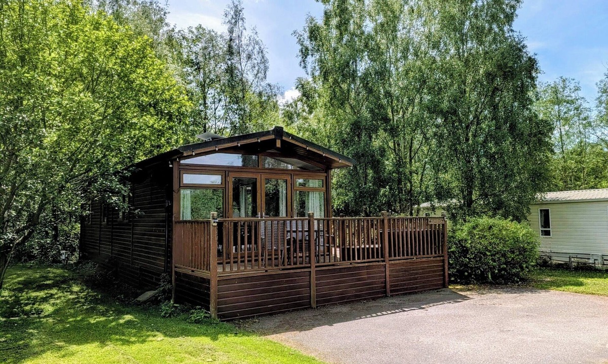 Morpeth Cabin | Felmoor Park Northumberland Lodge with Hot Tub - 4