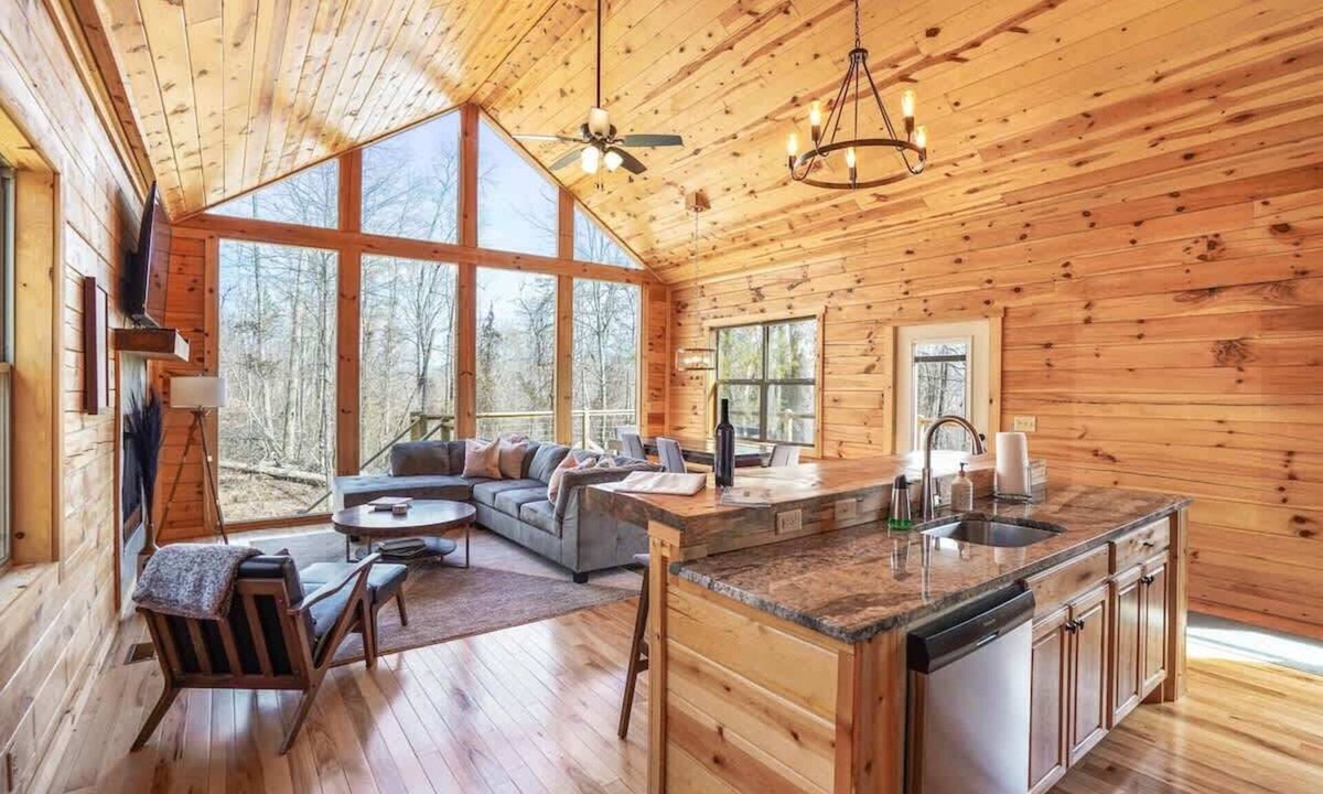 McArthur Cabin | Fern Woods A Modern Take on Hocking Hills Cabins