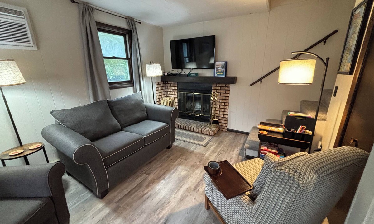 Ephraim Cottage | Fireside South @Ephraim Beach on Ephraim Village Cottages Resort