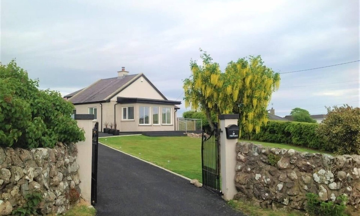 Rockcliffe Cottage | Firpoint - a cottage that sleeps 6 guests in 3 bedrooms