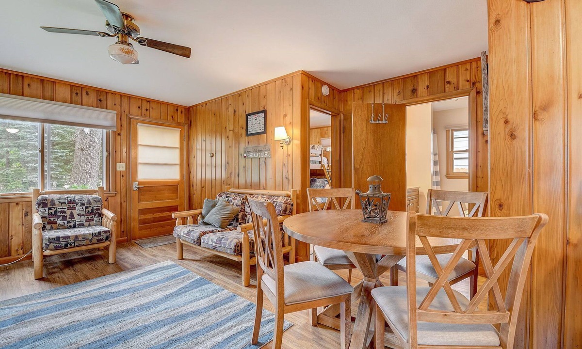 Markesan Cabin | Fisherman's Retreat | Arcades | Firepit | Grill