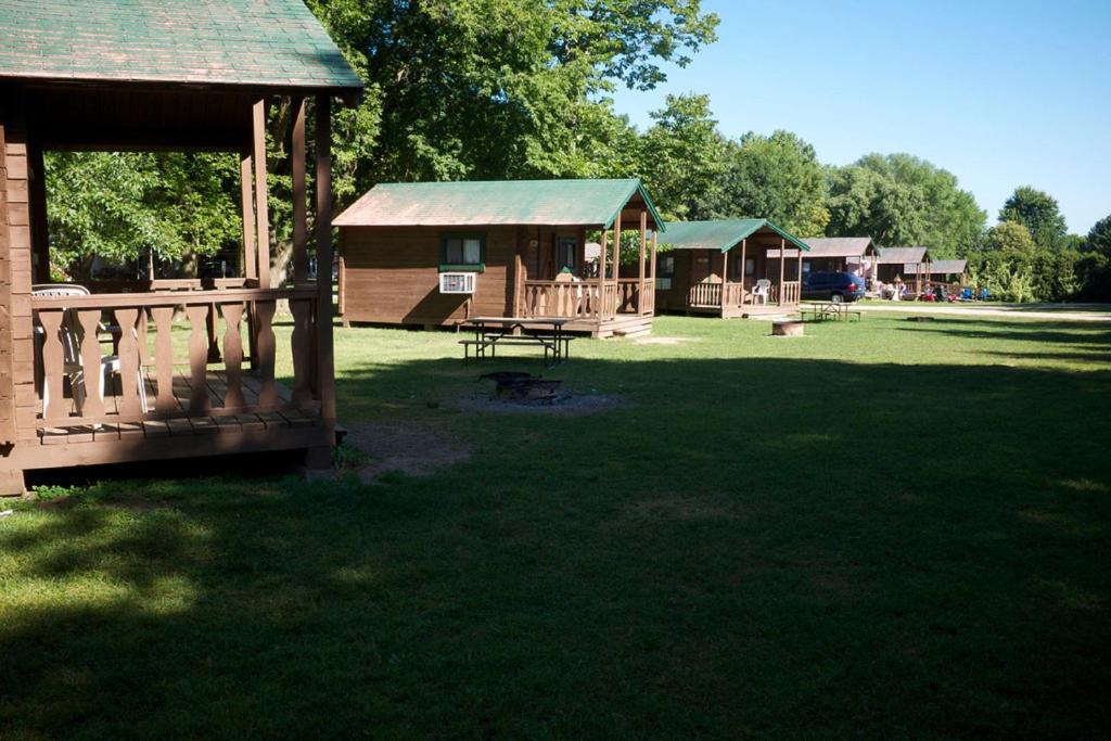 Fremont Resort | Fremont Jellystone Park Loft Cabin 2