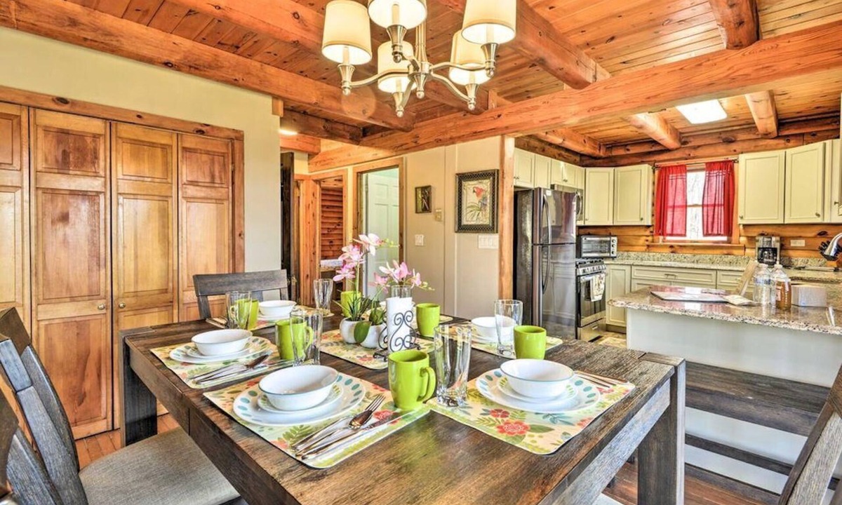 Pleasant Mount Cabin | Fresh Air and Pet Friendly · Poconos Haven