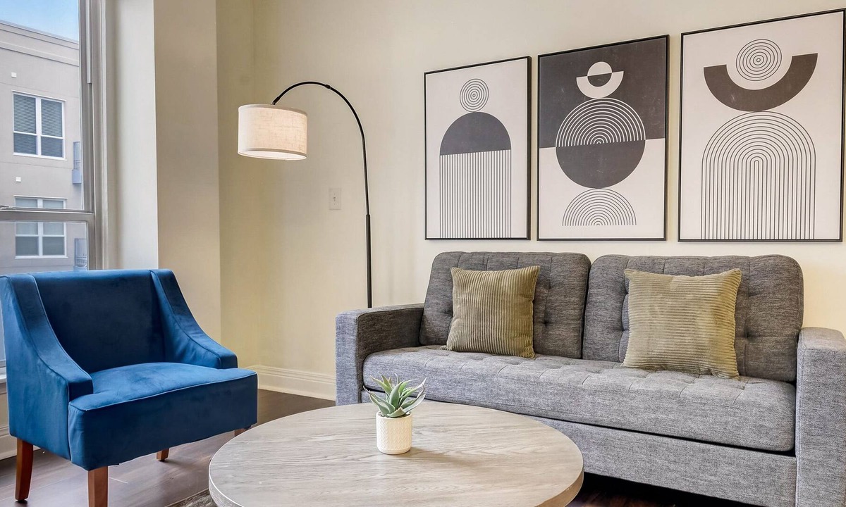 Cole-Noble District Apartment | Frontdesk | 1 BR Apt by Mile Square