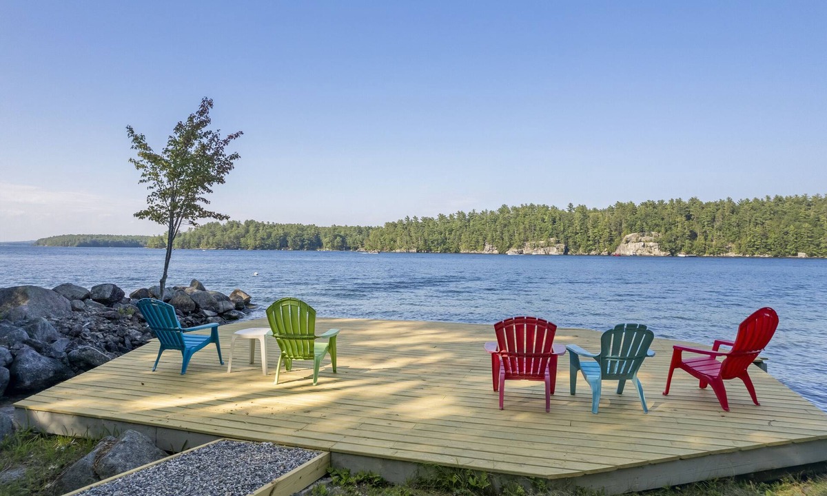 Standish Cottage | Frye Island Waterfront Retreat with Spectacular Frye’s Leap Views