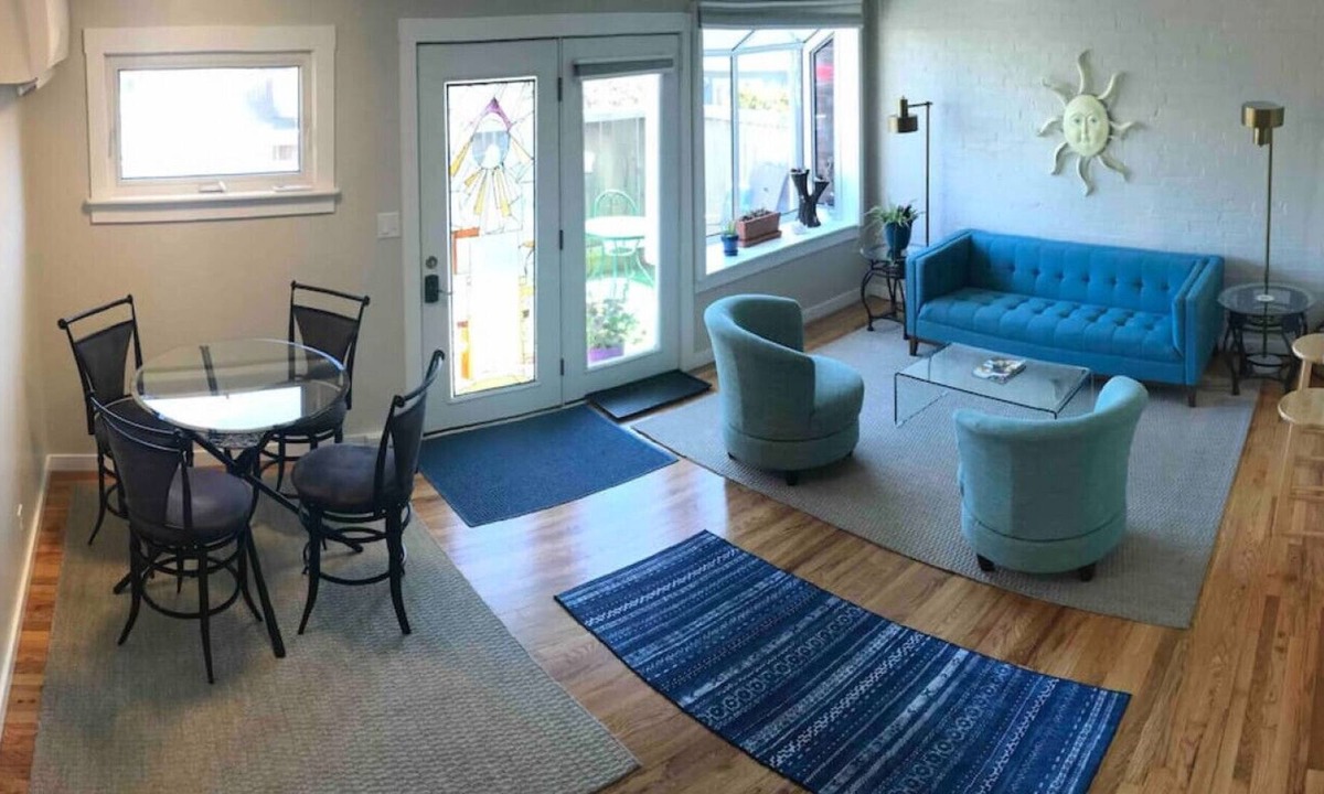 East End House | FunJoy Hill - The Perfect Location!
