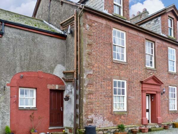 Holmrook House | Gable View