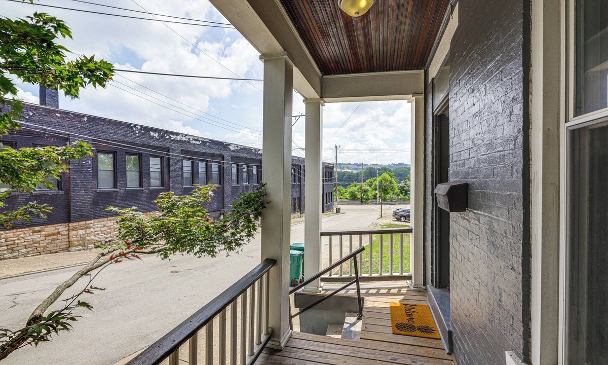 East Price Hill Cottage | Game Days, Grubs & More: Updated Cincinnati Home!