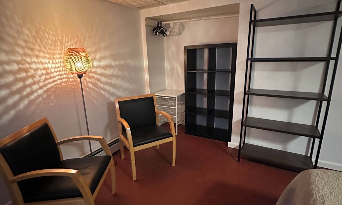 Ann Arbor House | Garden level basement 2-bedroom unit in house in Ann Arbor neighborhood