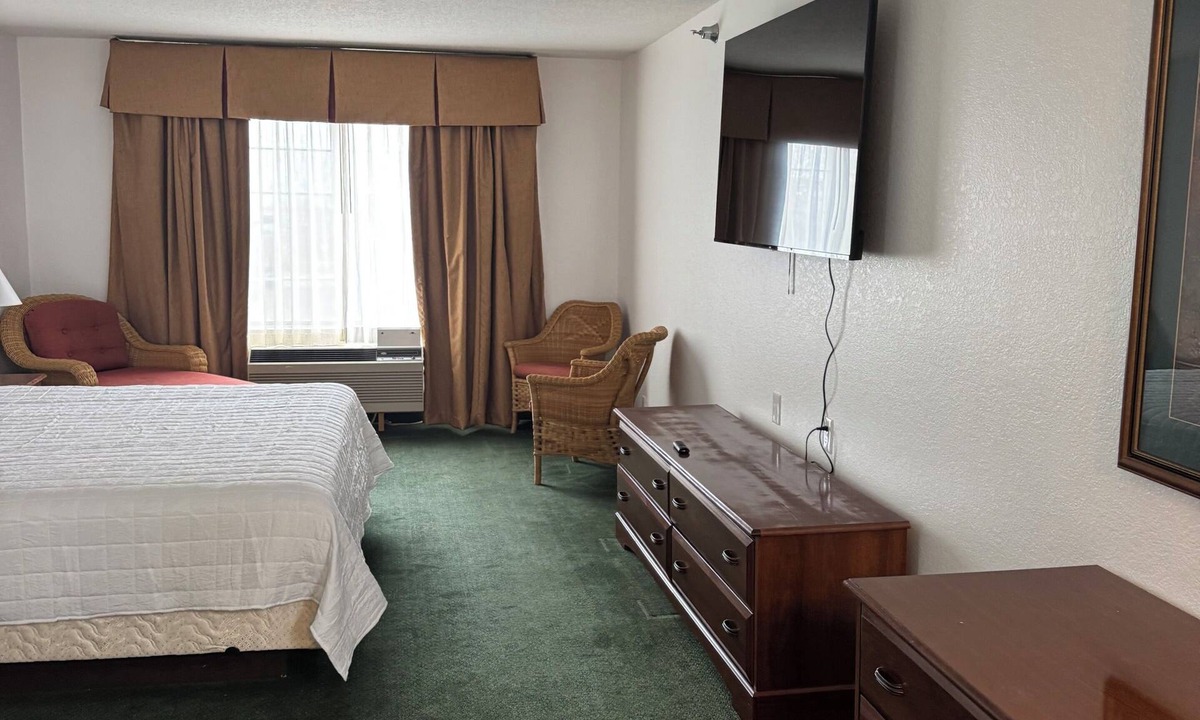 Garrison Hotel | Garrison Inn and Suite in Garrison MN