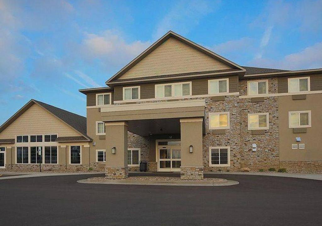 Tea Hotel | Gateway Park Hotel and Suites - Sioux Falls -Tea
