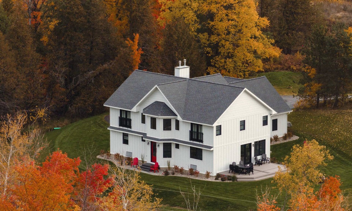 Williamsburg House | Giuliana Rose Farmhouse