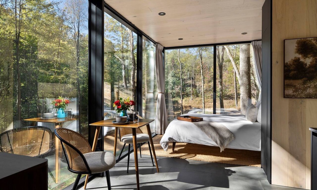 Laurelville House | Glass Studio · Private Hot Tub · Nature Views