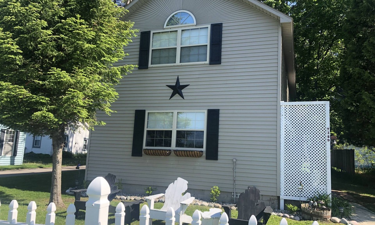 Empire House | Glen Arbor-Little Glen-private waterfront, AC!