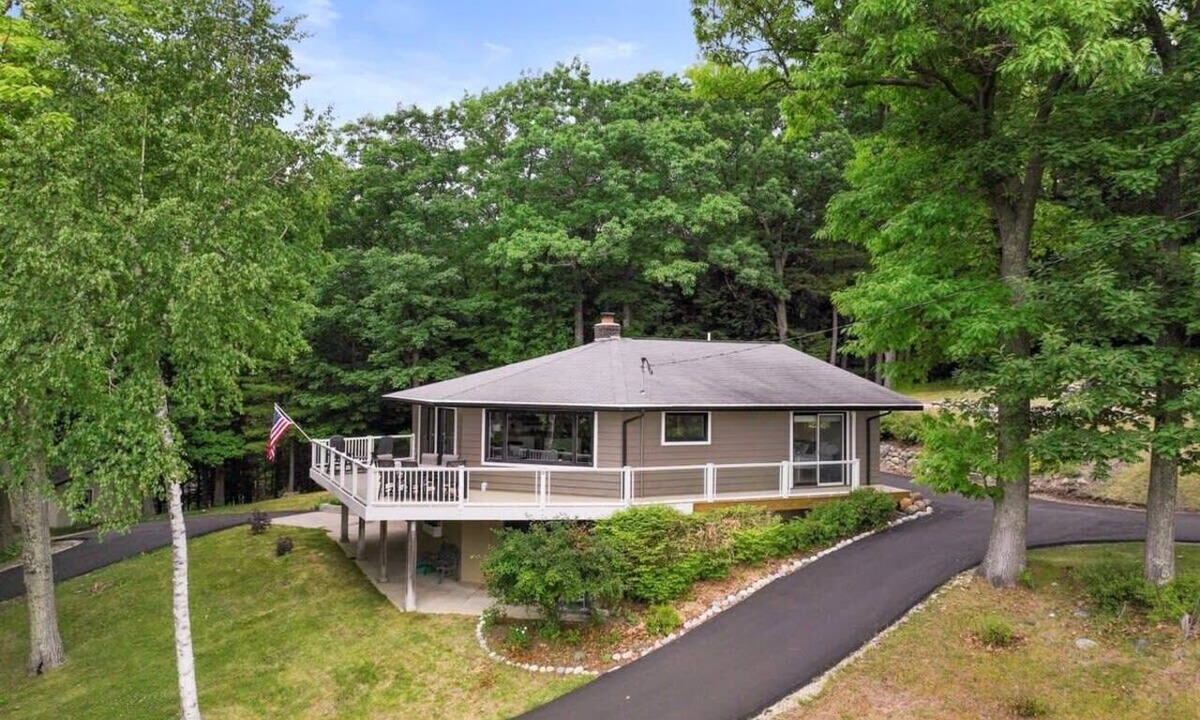 Empire House | Glen Lake Ridge