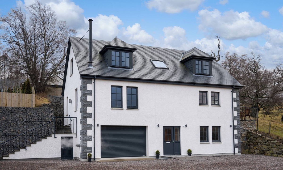 Woodend House | Glen View - Highland retreat with Glen & river views