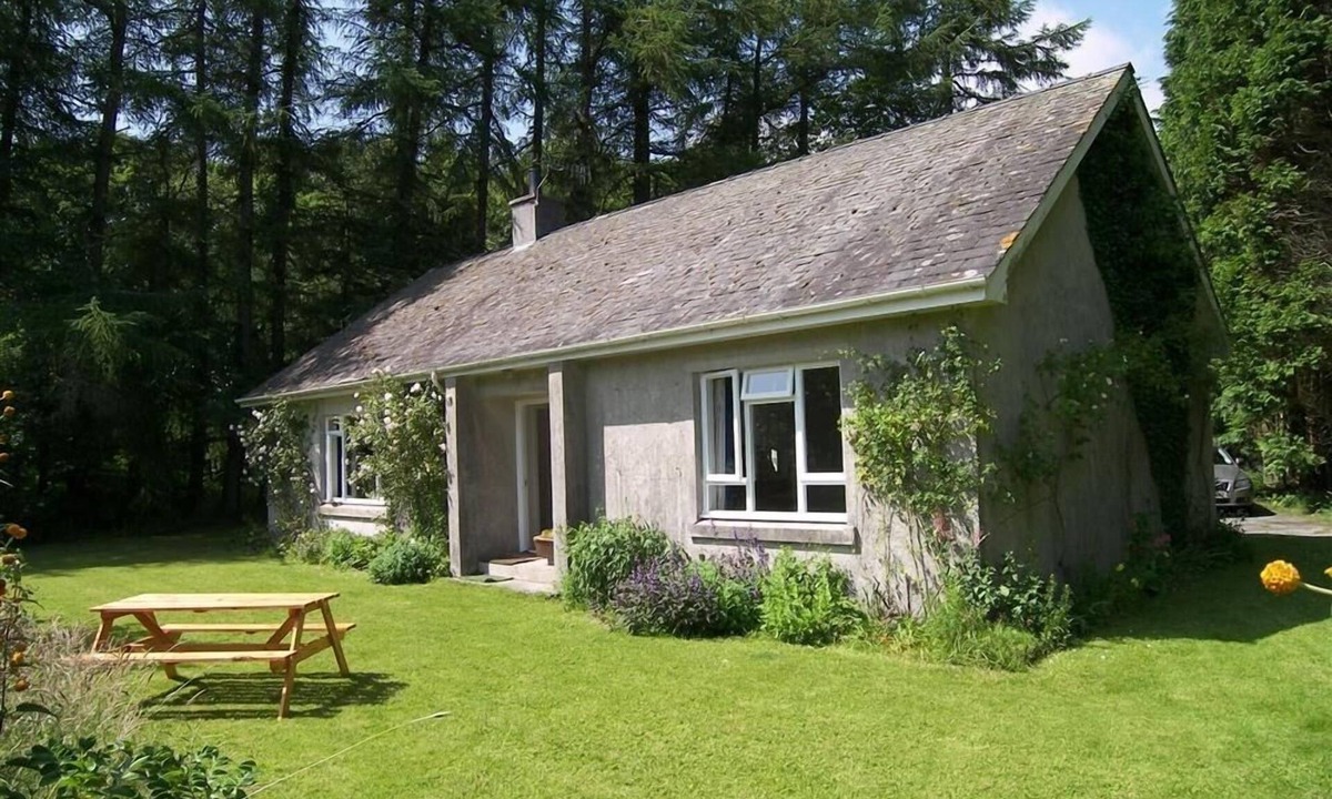 Kirkcudbright Cottage | Glenauld Cottage - a cottage that sleeps 6 guests in 3 bedrooms