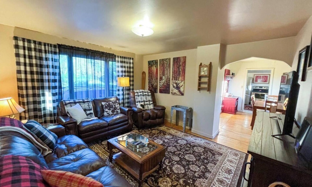 Bessemer House | Gold Street Inn – 3BR UTV-Ready Getaway