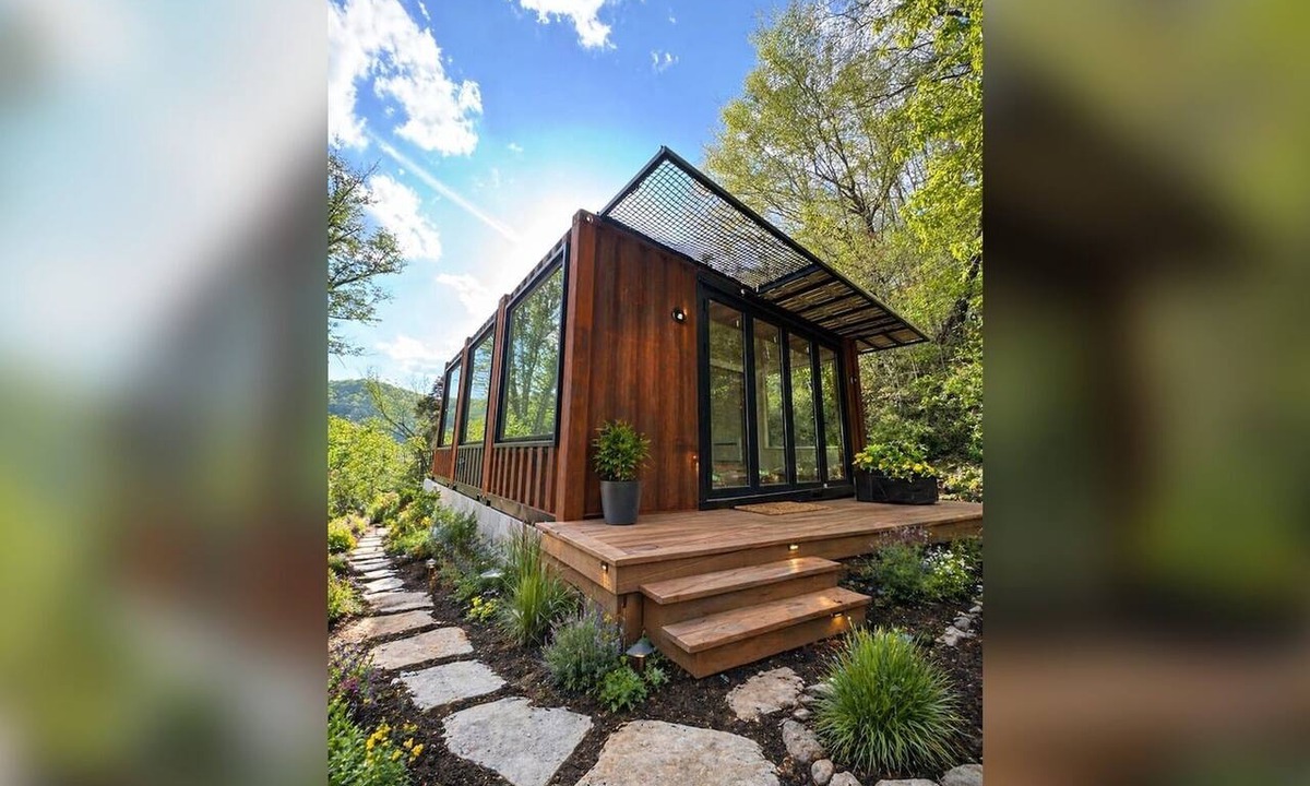 Stanton Ski Chalet | Goldybox- Hot Tub, Fire Pit & Rooftop Views