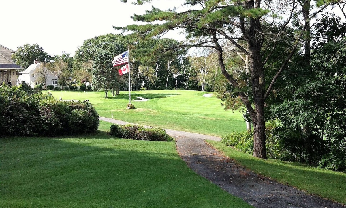 Kennebunk Cottage | Golf and Beach Cottage