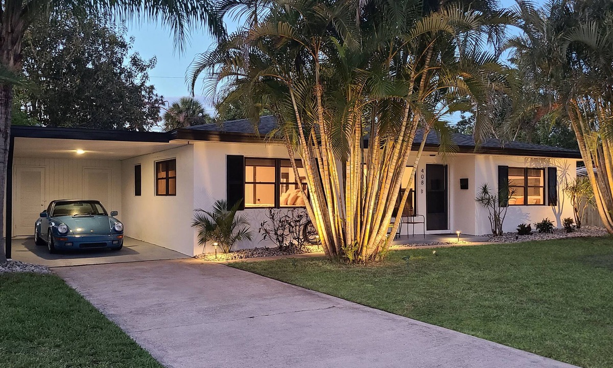 Melbourne House | Golf Course 3B/2BA Home by Downtown Melbourne