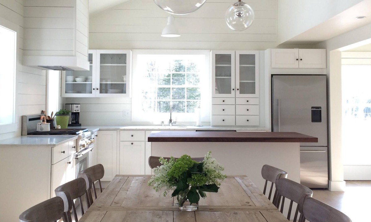 Kennebunkport House | Goose Rocks Beach. New 4 Br/2 Ba, Sleeps 10. 10 min walk to beach. 0.5 acre