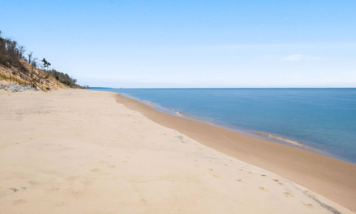 Beachwood-Bluffton House | Gorgeous Beach! Lakefront + Wooden Deck