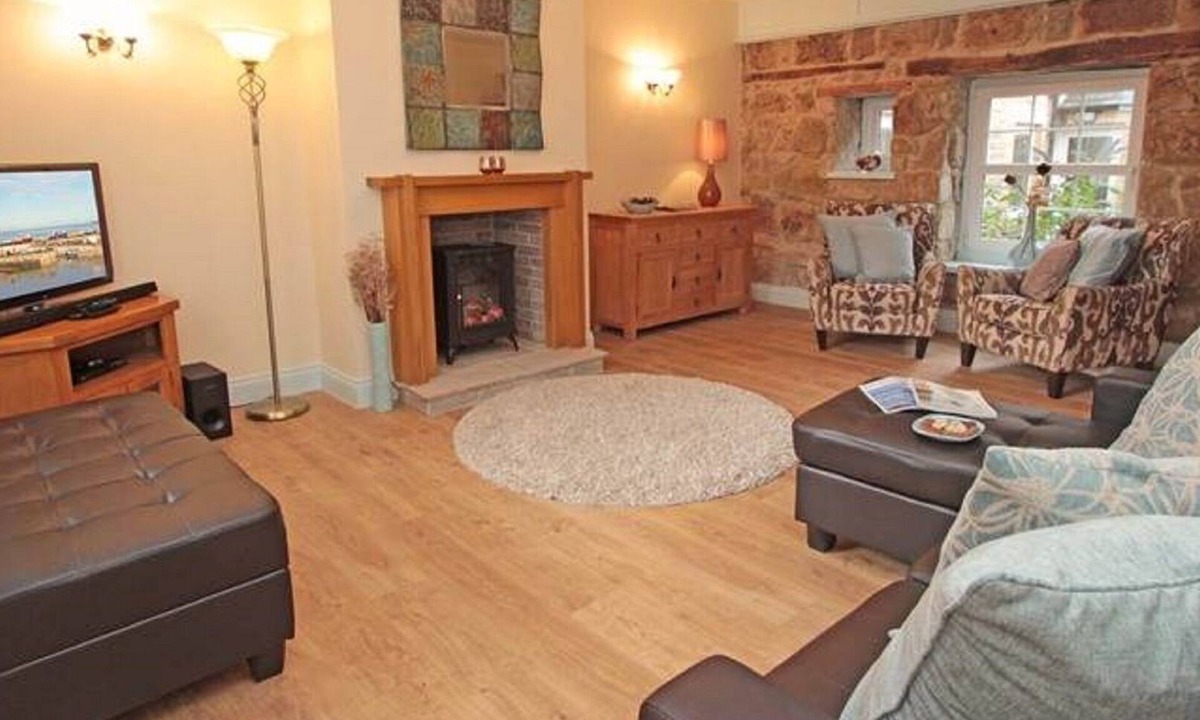 Seahouses Cottage | Gorgeous cosy Fisherman's cottage in Seahouses, Northumberland