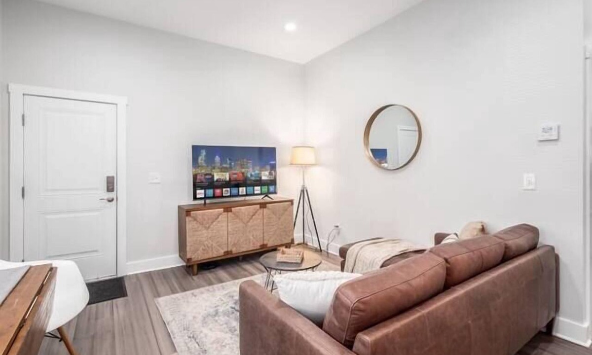 Old North Columbus Apartment | Gorgeous Getaway -1BR- Columbus!