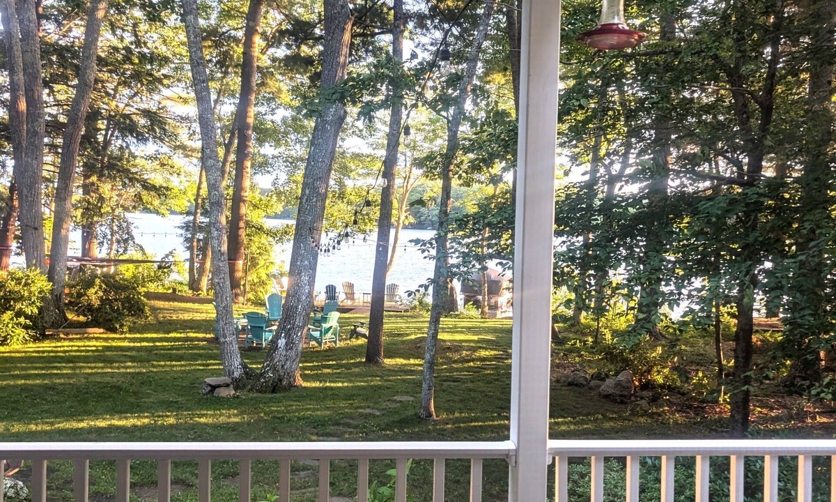 Nobleboro House | Gorgeous Waterfront& Yard on Damariscotta Lake with an Amazing Home
