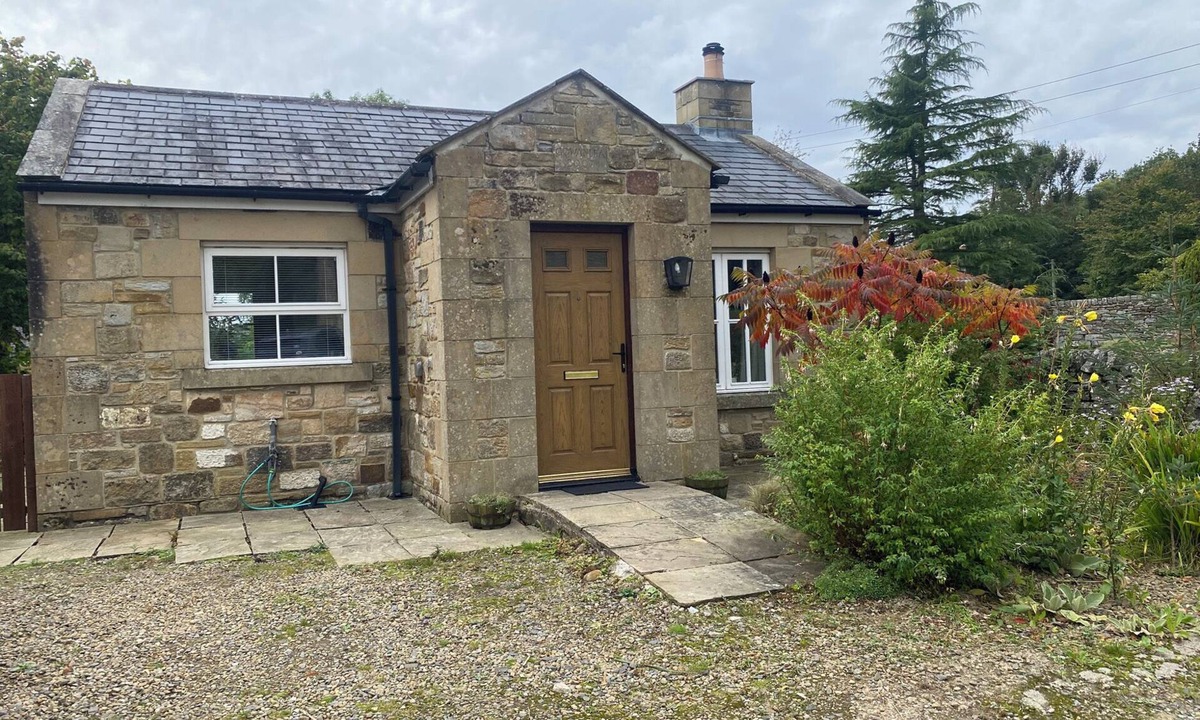 Falstone Cottage | GOWANLEA, pet friendly, character holiday cottage in Bellingham