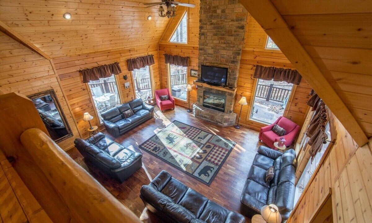 Rockbridge Cabin | Grand Bentley | Hocking Hills, Pool & Theater