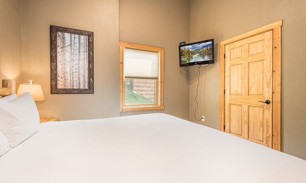McHenry Cabin | Grandview Cabin Suite 28-Hot Tub, Dog Friendly