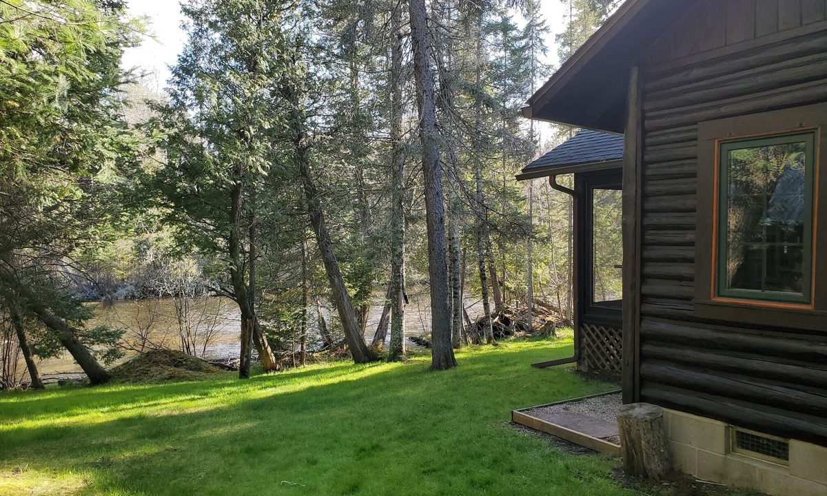 Grayling Cabin | Grayling MI - Fisherman's Log Cottage on the Holy Waters of the AuSable River