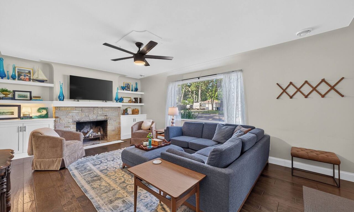Muskegon House | Great Location, King Beds, Fire Pit, Sleeps 6