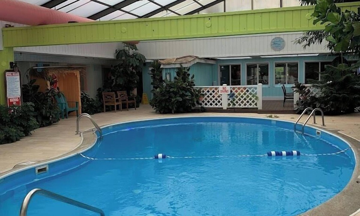Elizabethtown Hotel | Greenfield Inn and Suites Elizabethtown, KY I65 Exit 94