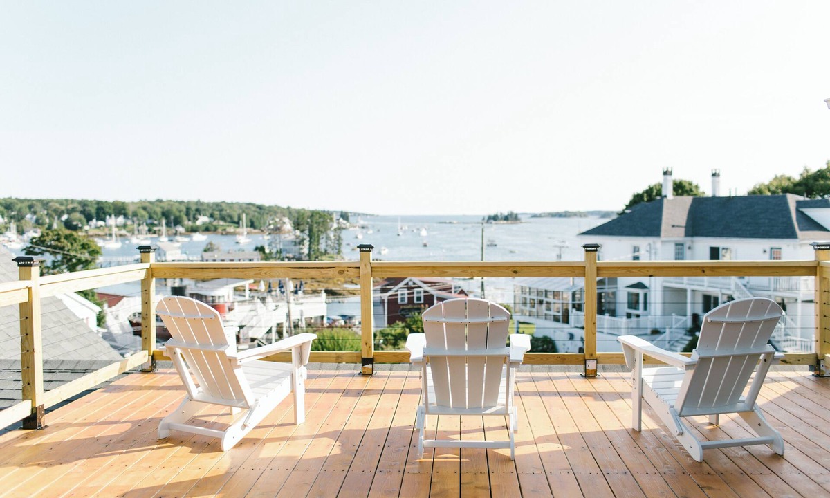 Boothbay Harbor Hotel | Greenleaf Inn 3 - Gorgeously Renovated King Suite, Large Bath, Balcony, Harbor Views!