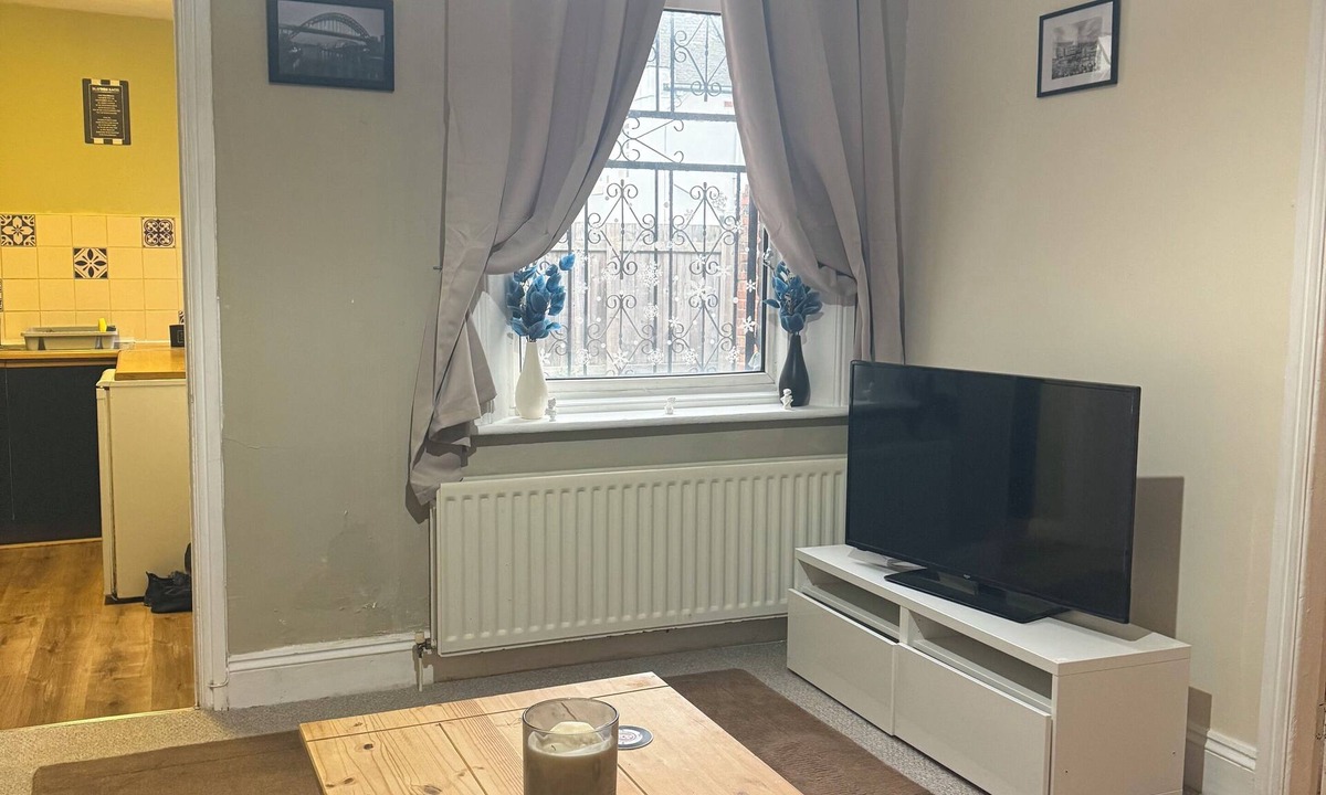 Heaton Apartment | Ground floor apartment in vibrant Heaton. 1 mile from city centre and near coast