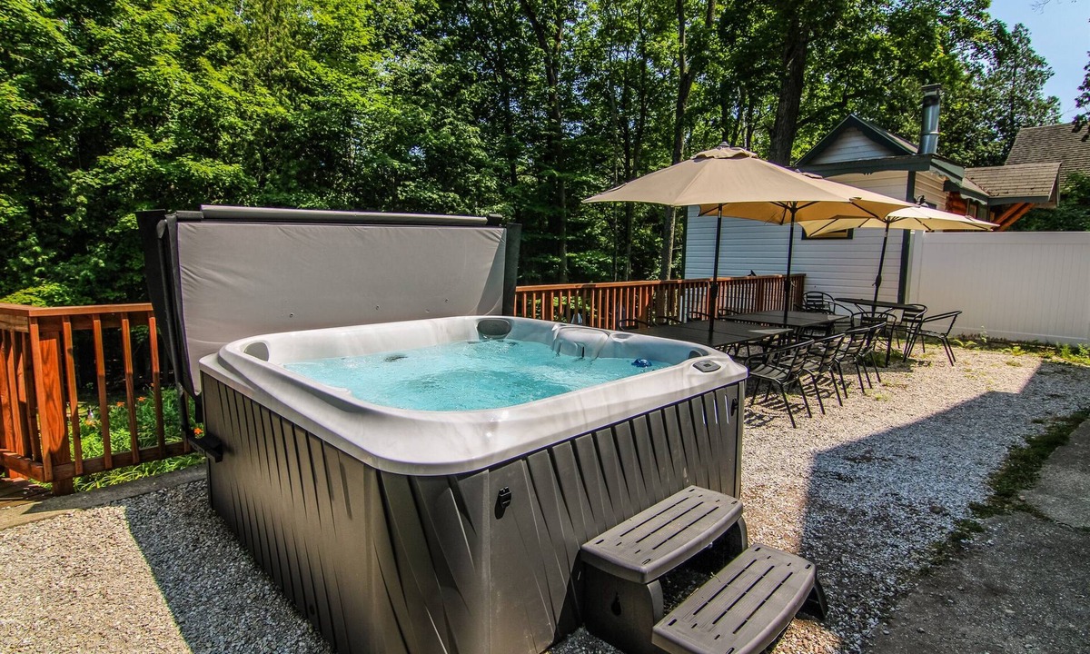 Ephraim House | Group Retreat | Hot Tub, Arcades, Private Trails