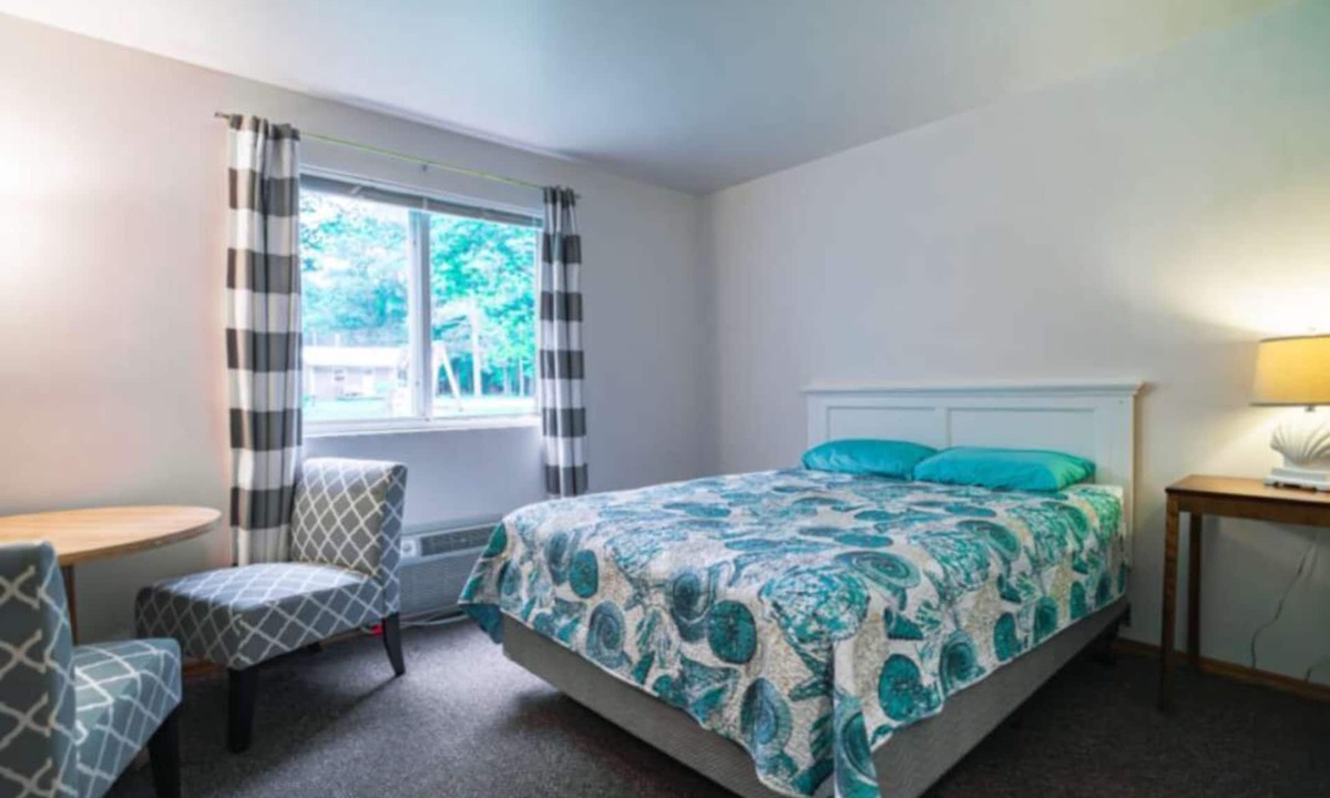 Oscoda Apartment | Guest Room #12 New Beginnings