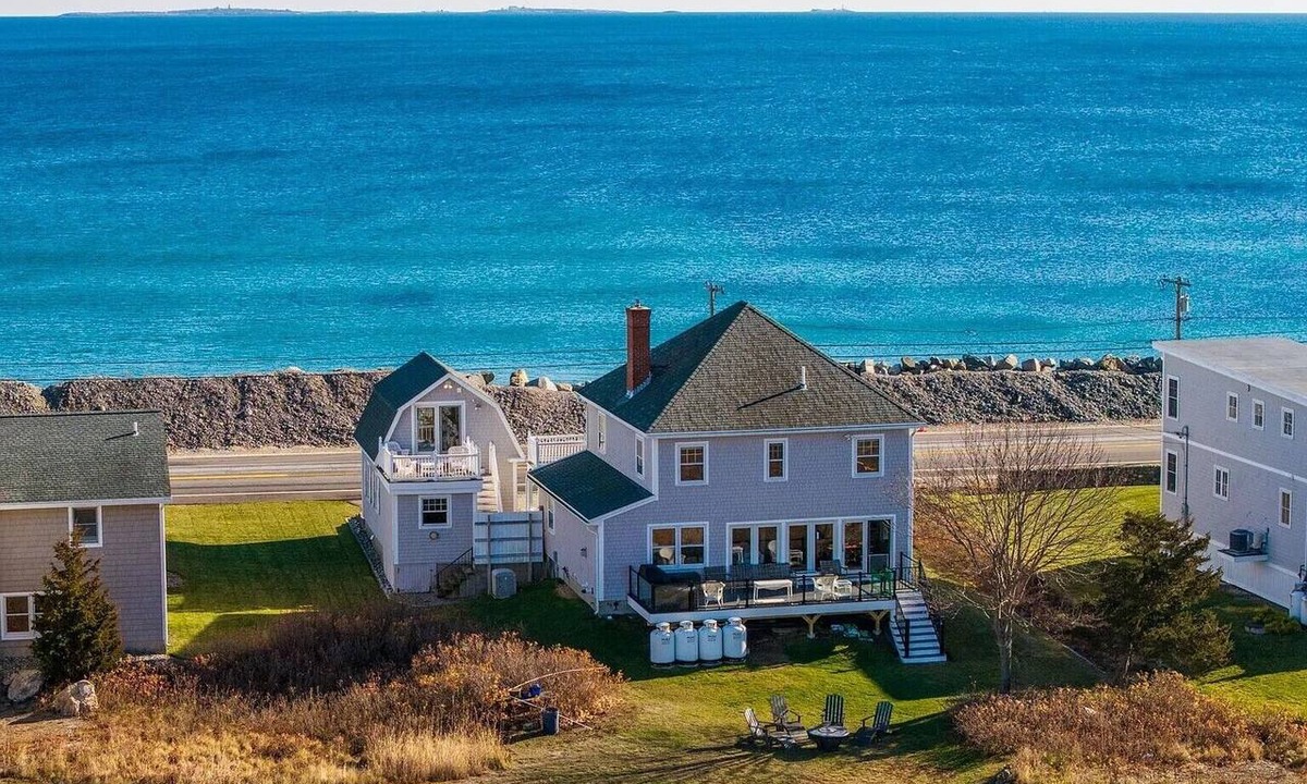 Rye House | Hampton Beach front home, located in beautiful Rye