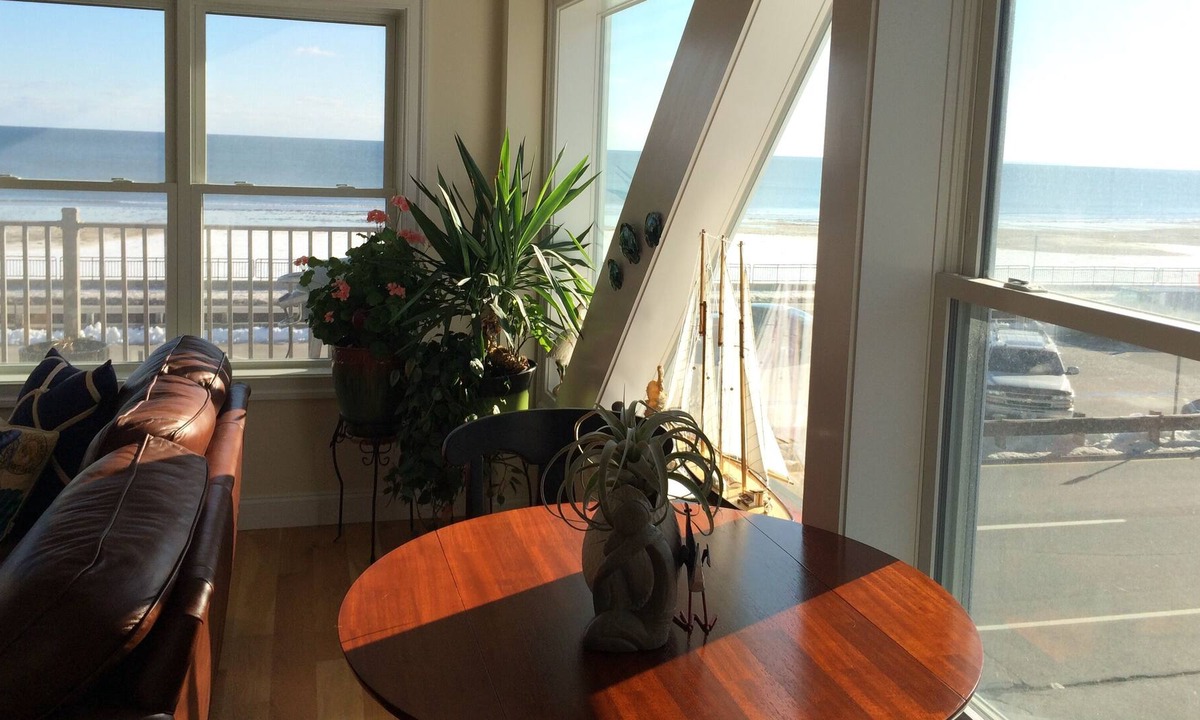 Hampton Condo | Hampton Beach Ocean Front - Beautiful Unobstructed Views Of Beach & Ocean